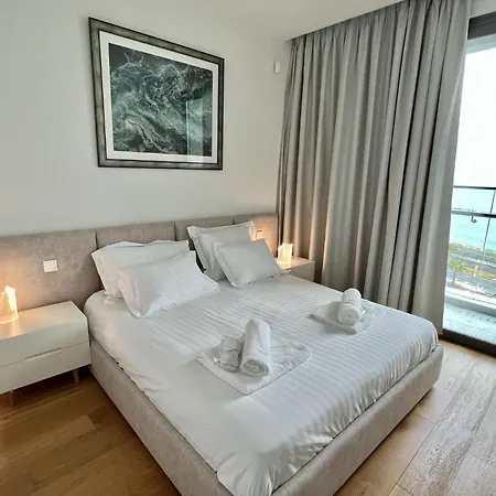 Daire Del Mar Beachfront Boutique