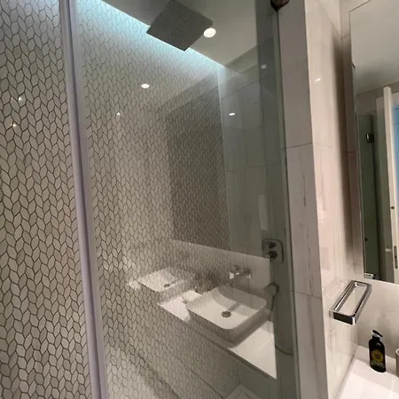 Del Mar Beachfront Boutique Apartamento