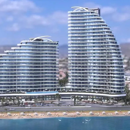 Del Mar Beachfront Boutique Apartment