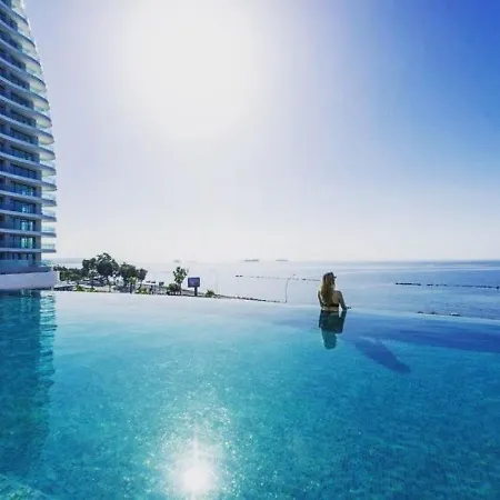 Del Mar Beachfront Boutique *