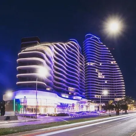 Del Mar Beachfront Boutique *