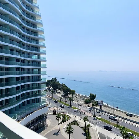 Del Mar Beachfront Boutique Apartament *