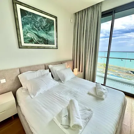 Apartment Del Mar Beachfront Boutique *