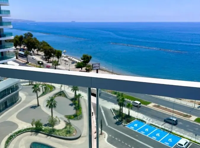 Del Mar Beachfront Boutique Apartmán