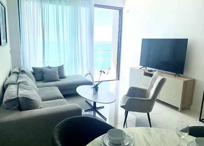 Del Mar Beachfront Boutique Apartmán