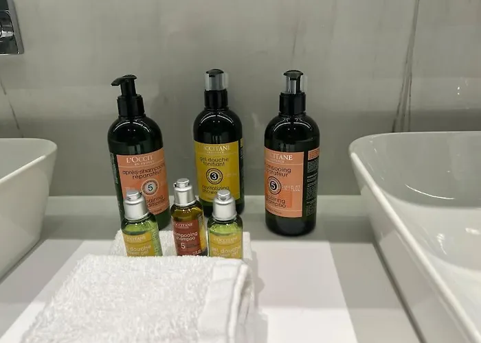 Del Mar Beachfront Boutique *