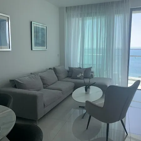 아파트 Del Mar Beachfront Boutique 레메소스