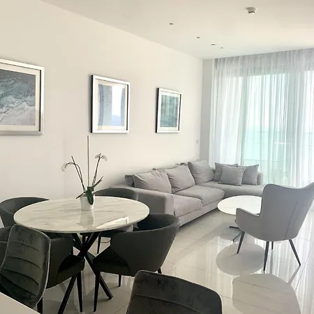 Del Mar Beachfront Boutique *