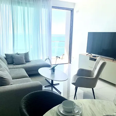 Del Mar Beachfront Boutique 아파트